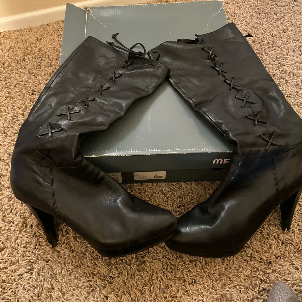 Boots - Picture 3 of 3